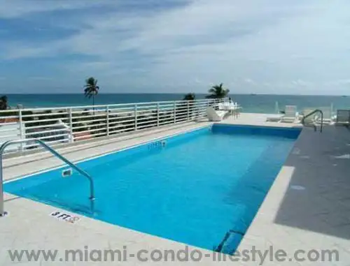 Strand South Beach Rooftop Pool