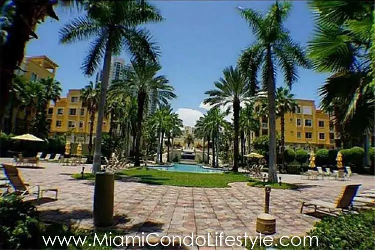 Courts at South Beach Deck