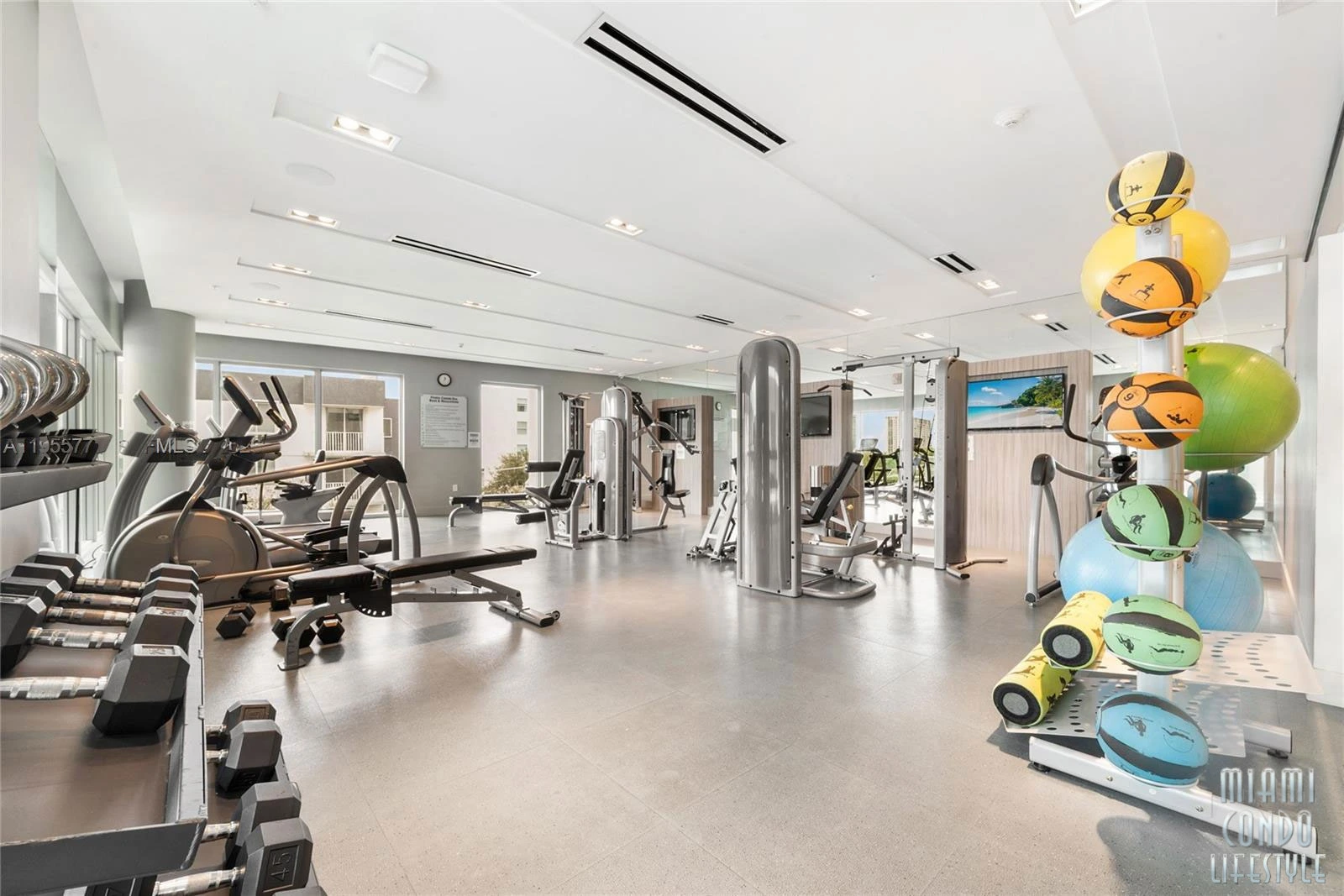 Le Parc at Brickell Le Parc Brickell Gym