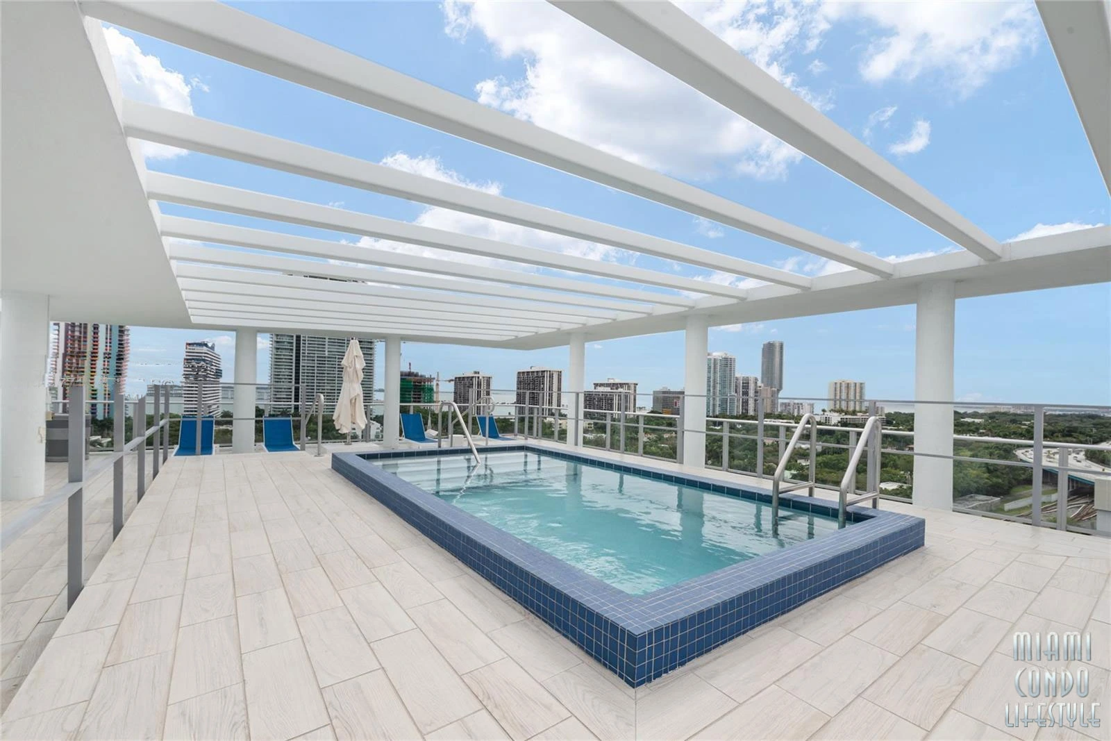 Le Parc at Brickell Le Parc Brickell Pool