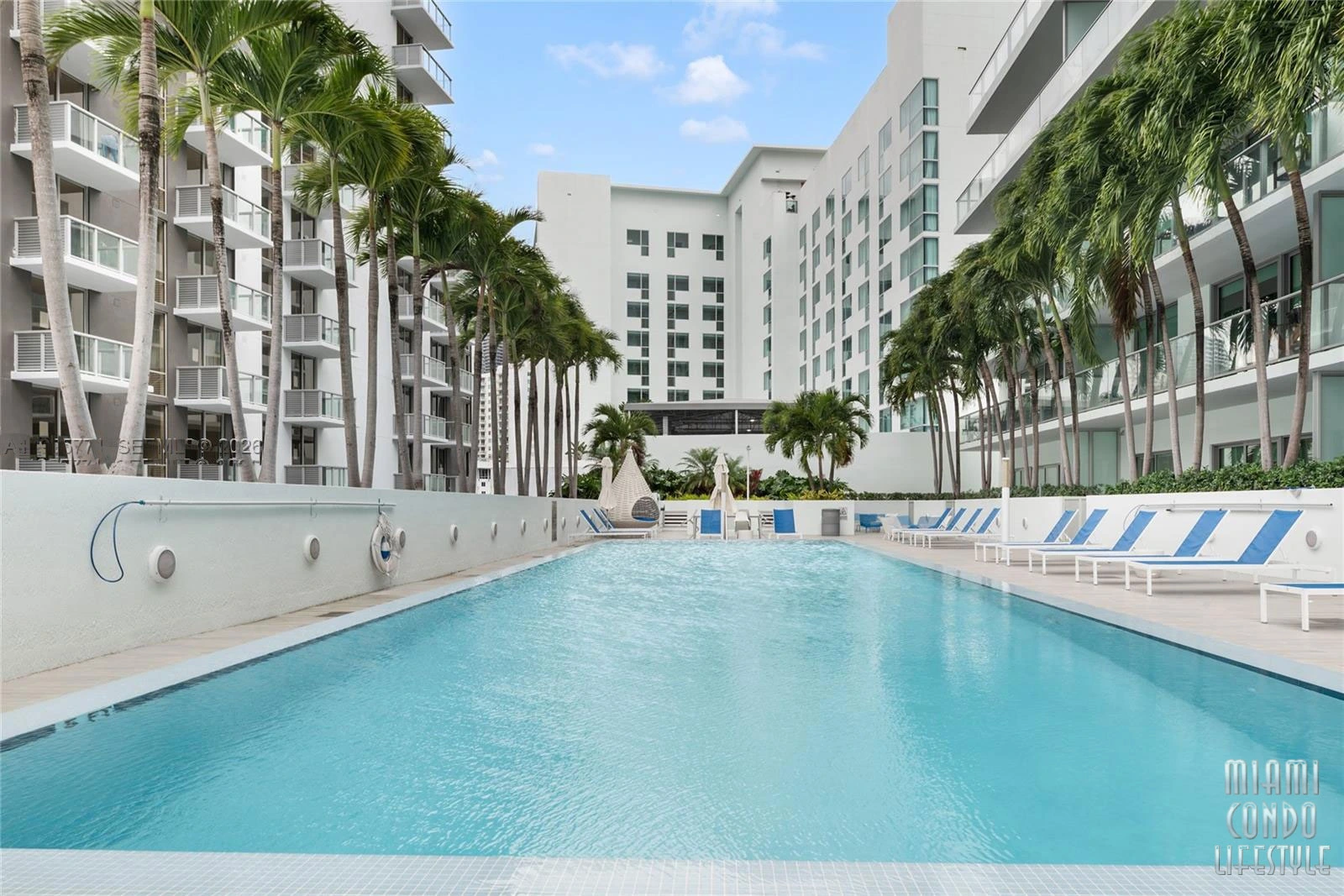 Le Parc at Brickell Le Parc Brickell Pool