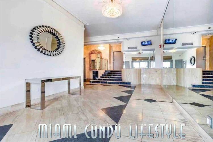 Ocean Walk Entrada